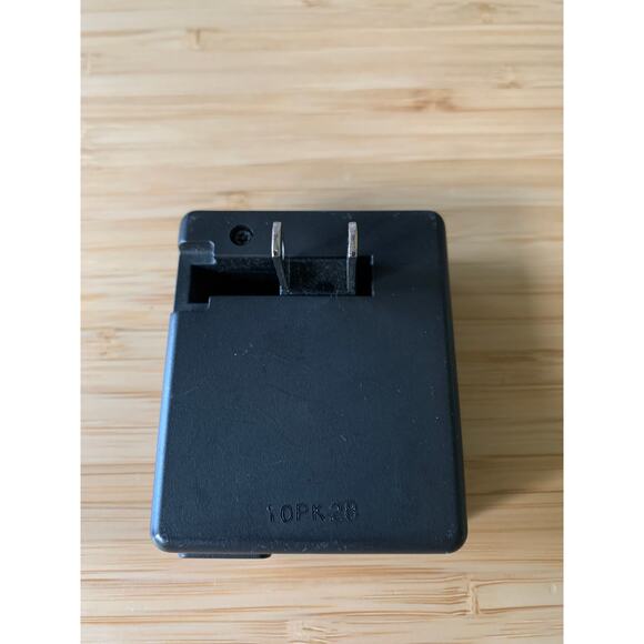 Nikon AC Adapter DH-68P Black Preowned - Picture 2 of 6